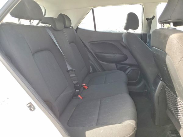 2025 HYUNDAI VENUE SE