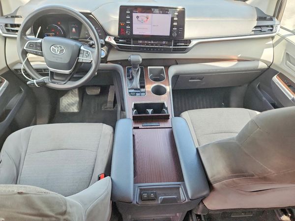 2021 TOYOTA SIENNA LE