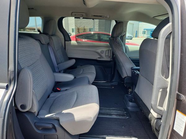 2021 TOYOTA SIENNA LE