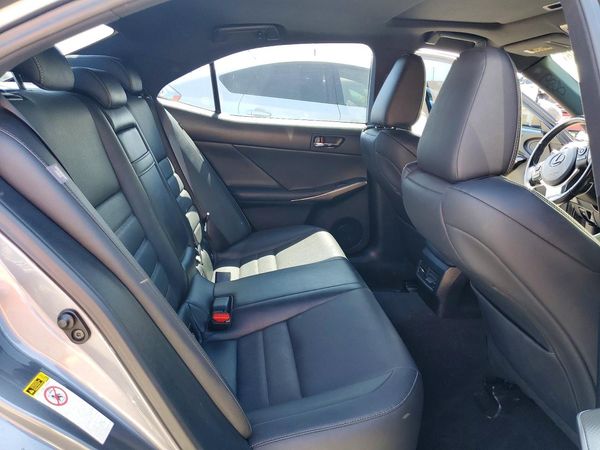 2016 LEXUS IS 200t