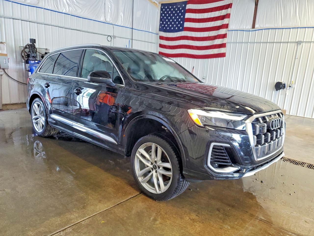 2025 AUDI Q7 quattro Premium Plus