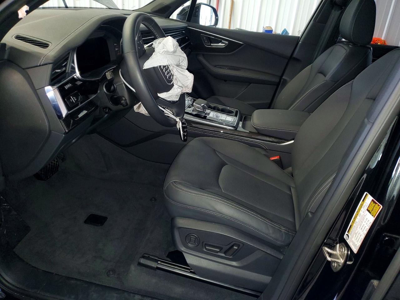 2025 AUDI Q7 quattro Premium Plus