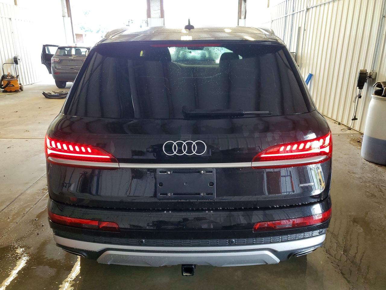 2025 AUDI Q7 quattro Premium Plus