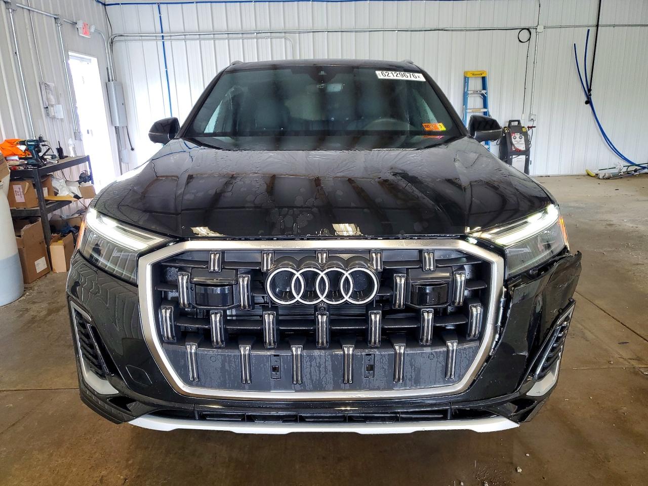 2025 AUDI Q7 quattro Premium Plus