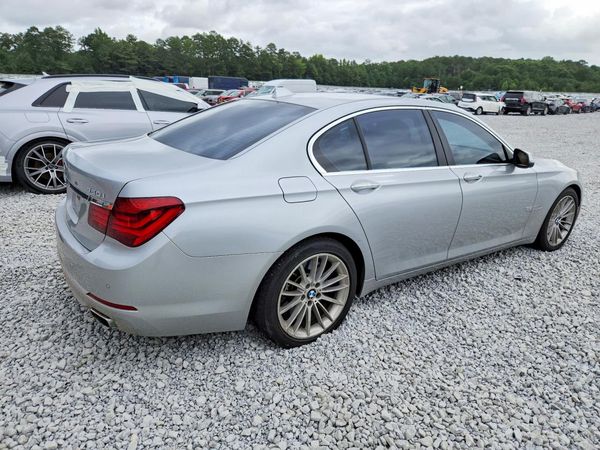 2013 BMW 750 750i/Alpina B7