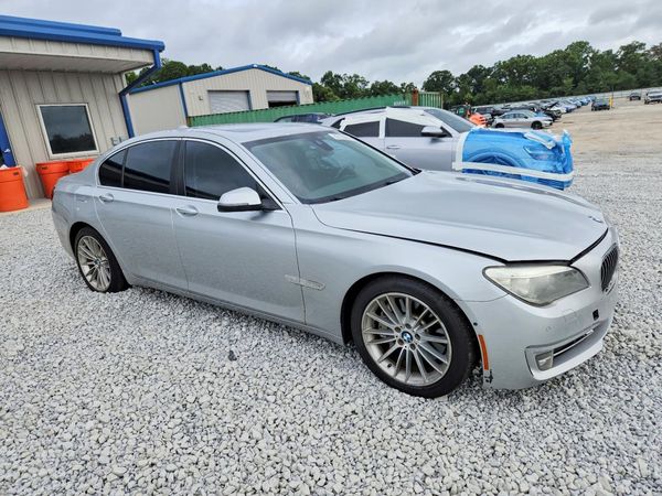 2013 BMW 750 750i/Alpina B7