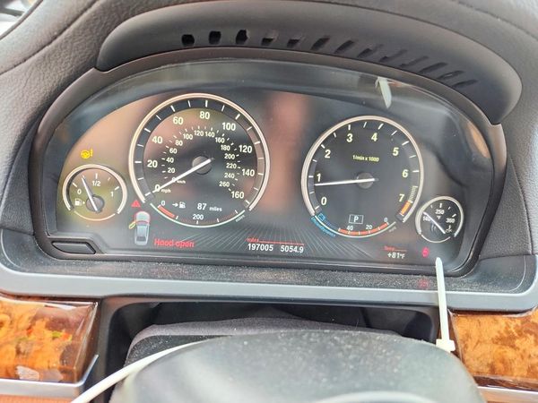 2013 BMW 750 750i/Alpina B7