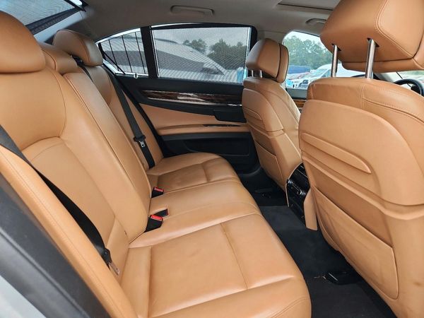 2013 BMW 750 750i/Alpina B7