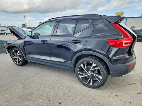 2020 VOLVO XC40 R-Design