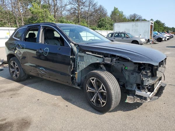 2022 VOLVO XC60