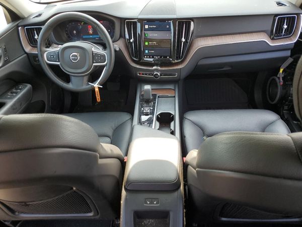 2022 VOLVO XC60