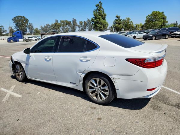2015 LEXUS ES 300h