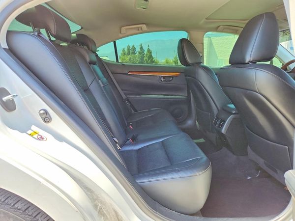2015 LEXUS ES 300h