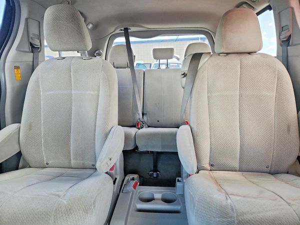 2013 TOYOTA SIENNA