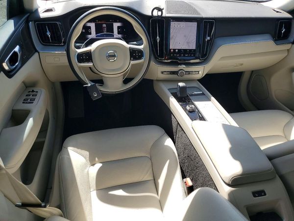 2024 VOLVO XC60