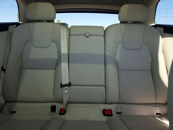 2024 VOLVO XC60
