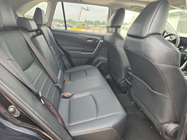 2019 TOYOTA RAV4 XLE Premium