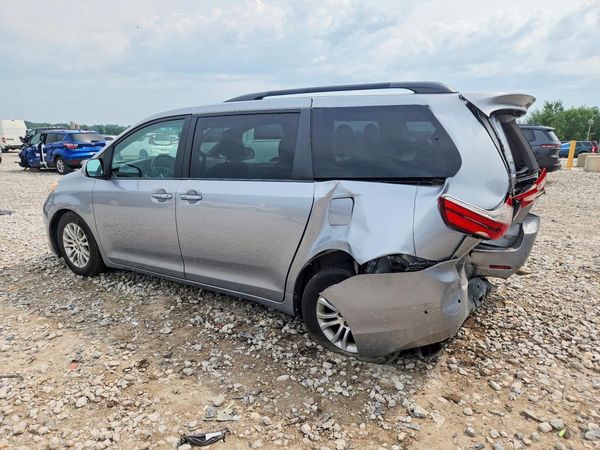 2015 TOYOTA SIENNA