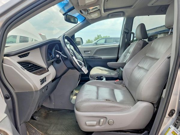 2015 TOYOTA SIENNA