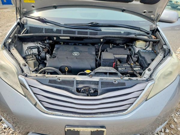 2015 TOYOTA SIENNA