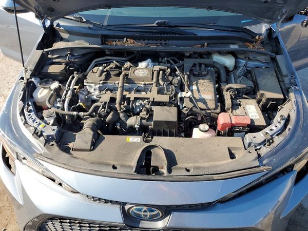 2022 TOYOTA COROLLA LE — Engine bay