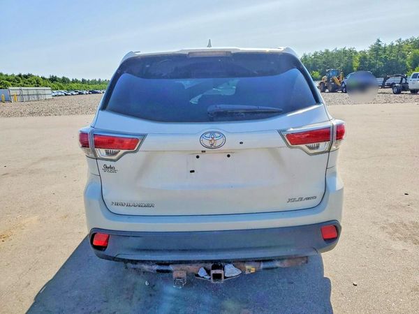 2015 TOYOTA HIGHLANDER