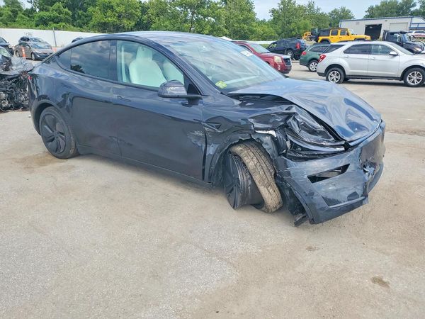2026 TESLA MODEL Y