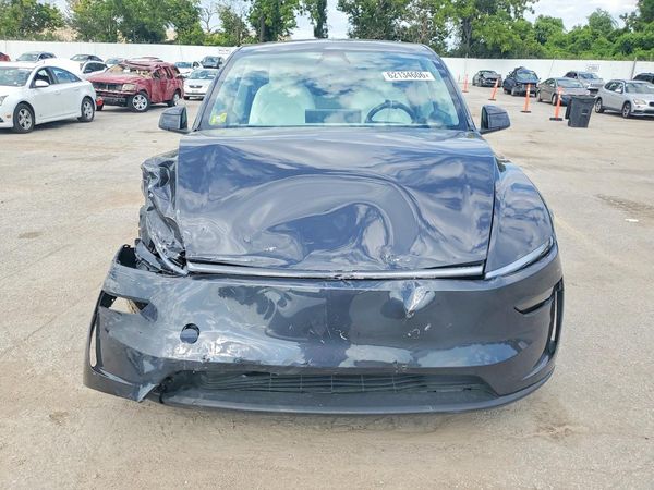 2026 TESLA MODEL Y