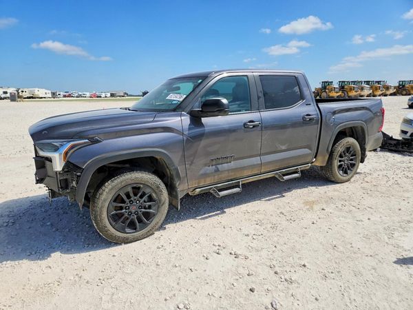 2025 TOYOTA TUNDRA SR5