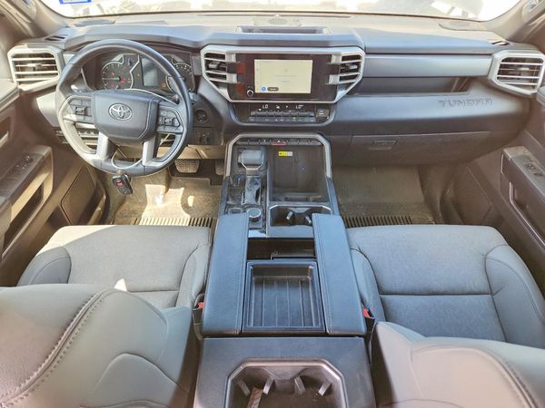 2025 TOYOTA TUNDRA SR5