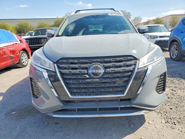 2024 NISSAN KICKS