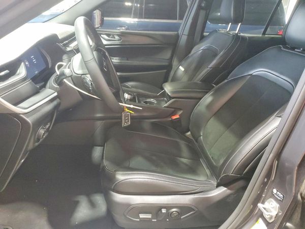 2025 JEEP GRAND CHEROKEE Laredo, Altitude