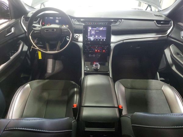 2025 JEEP GRAND CHEROKEE Laredo, Altitude