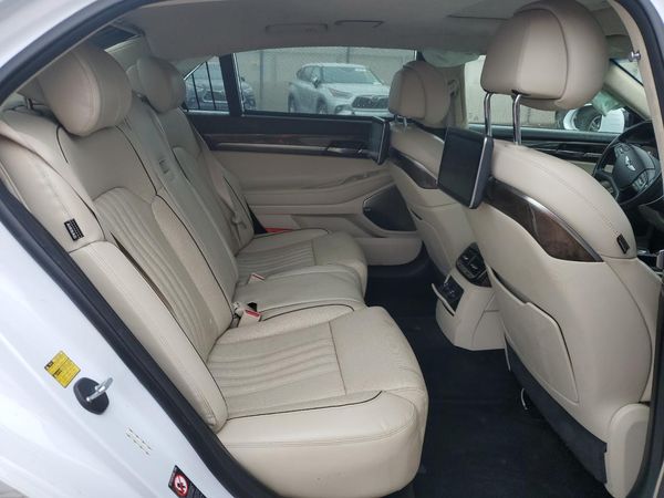 2018 GENESIS G90