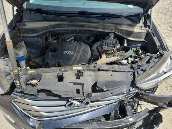 2015 HYUNDAI SANTA FE GLS — Engine bay