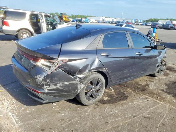 2022 HYUNDAI ELANTRA SEL w/Convenience Pkg