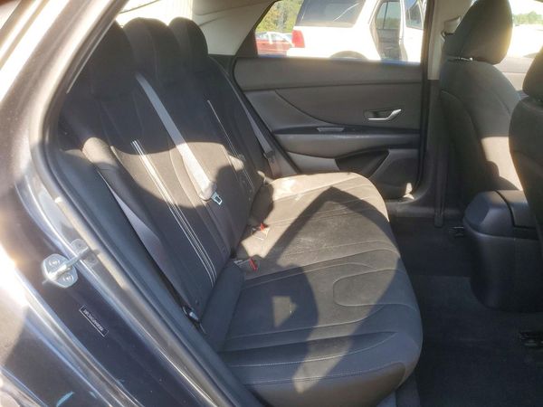 2022 HYUNDAI ELANTRA SEL w/Convenience Pkg