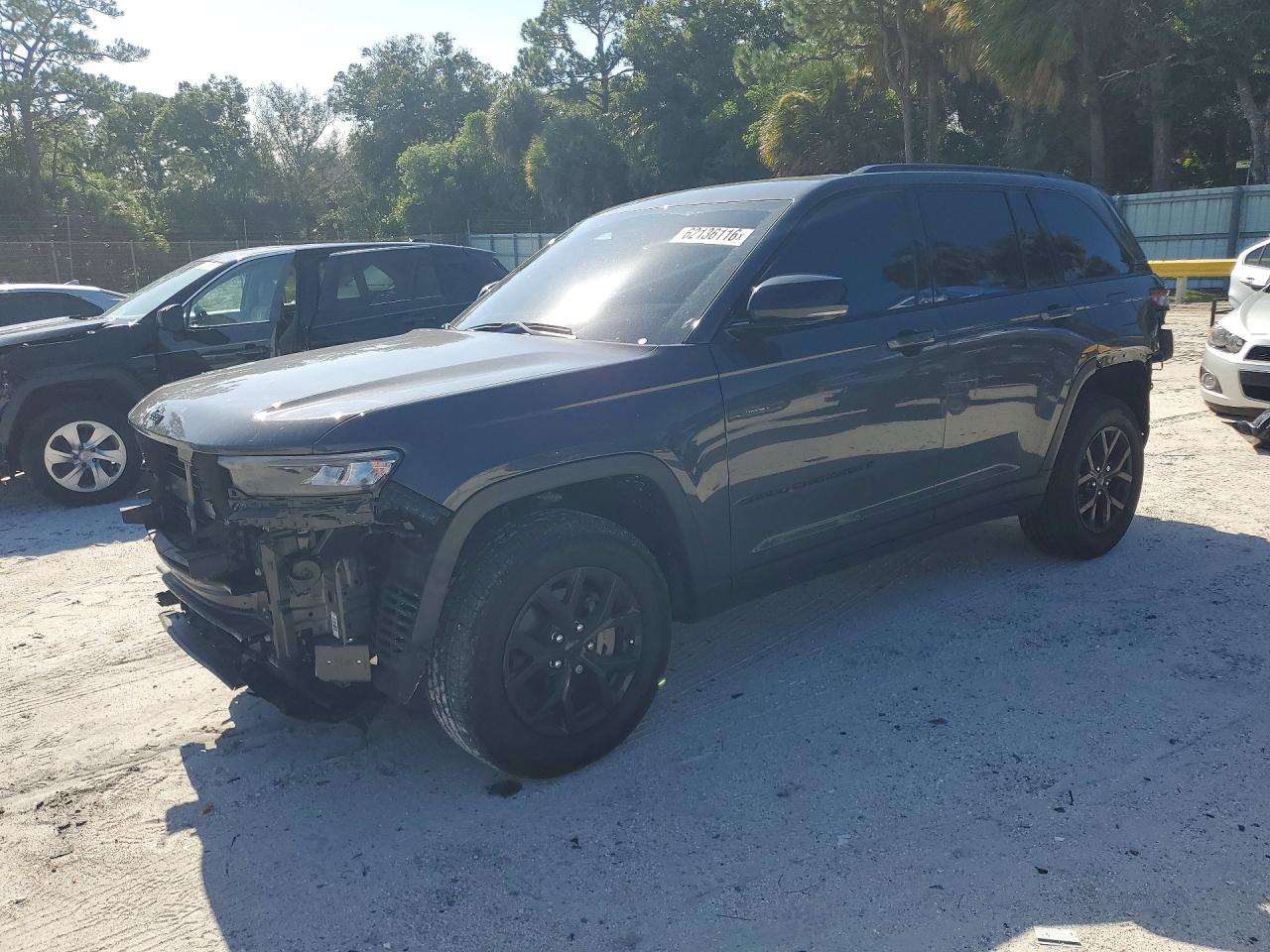 2025 JEEP GRAND CHEROKEE Laredo, Altitude