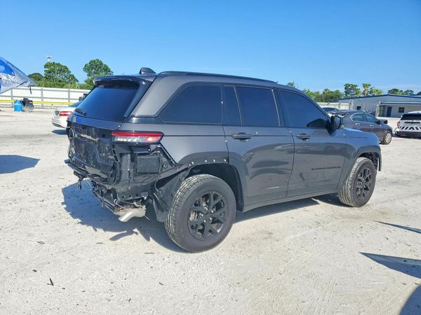 2025 JEEP GRAND CHEROKEE Laredo, Altitude