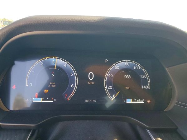 2025 JEEP GRAND CHEROKEE Laredo, Altitude