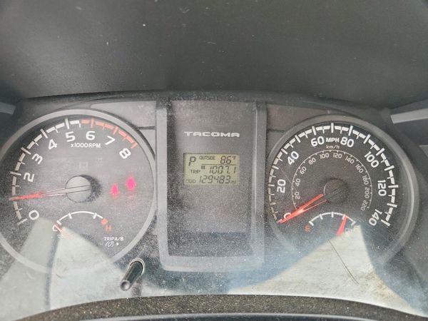 2017 TOYOTA TACOMA SR/SR5