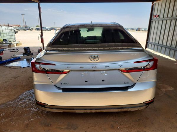 2025 TOYOTA CAMRY