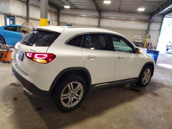 2021 MERCEDES-BENZ GLA