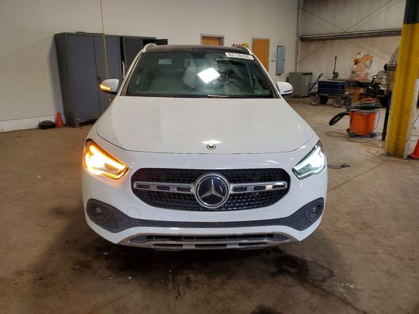 2021 MERCEDES-BENZ GLA