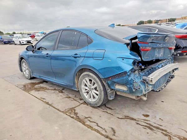 2025 TOYOTA CAMRY