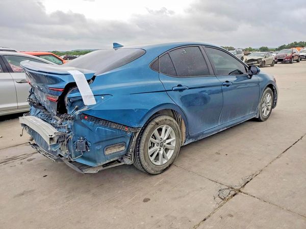 2025 TOYOTA CAMRY