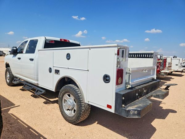 2024 RAM 3500 TRADESMAN CREW CAB 4X4
