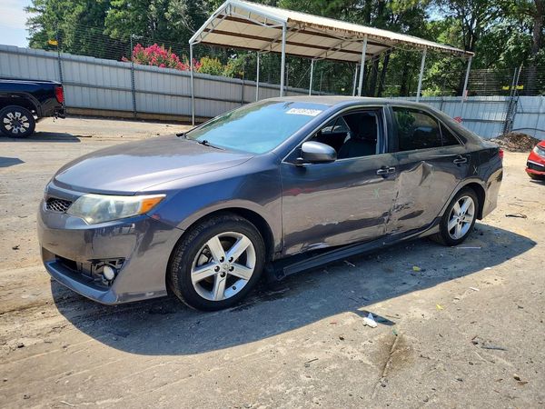 2014 TOYOTA CAMRY