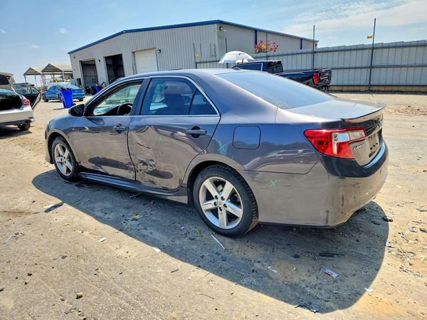 2014 TOYOTA CAMRY