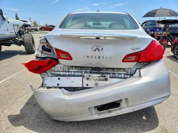 2015 INFINITI Q40